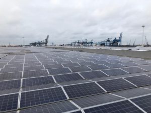 Zonnepanelen op het dak van Kloosterboer